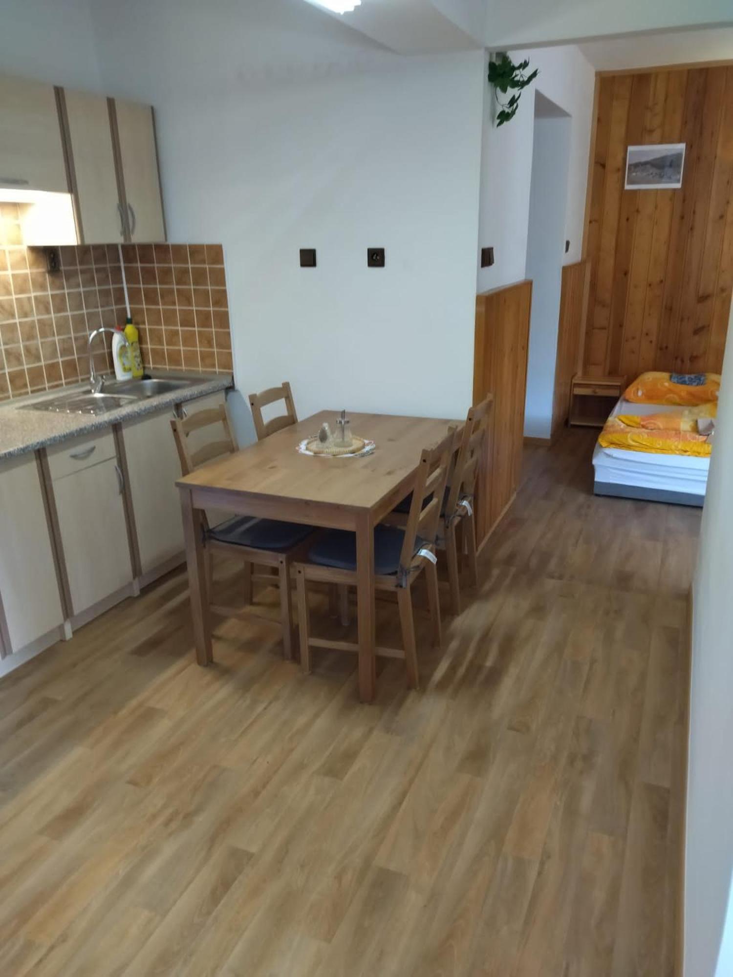 Apartman Kral อัลเบรชติเซ วี ยิแซร์สกี ฮอรา ภายนอก รูปภาพ