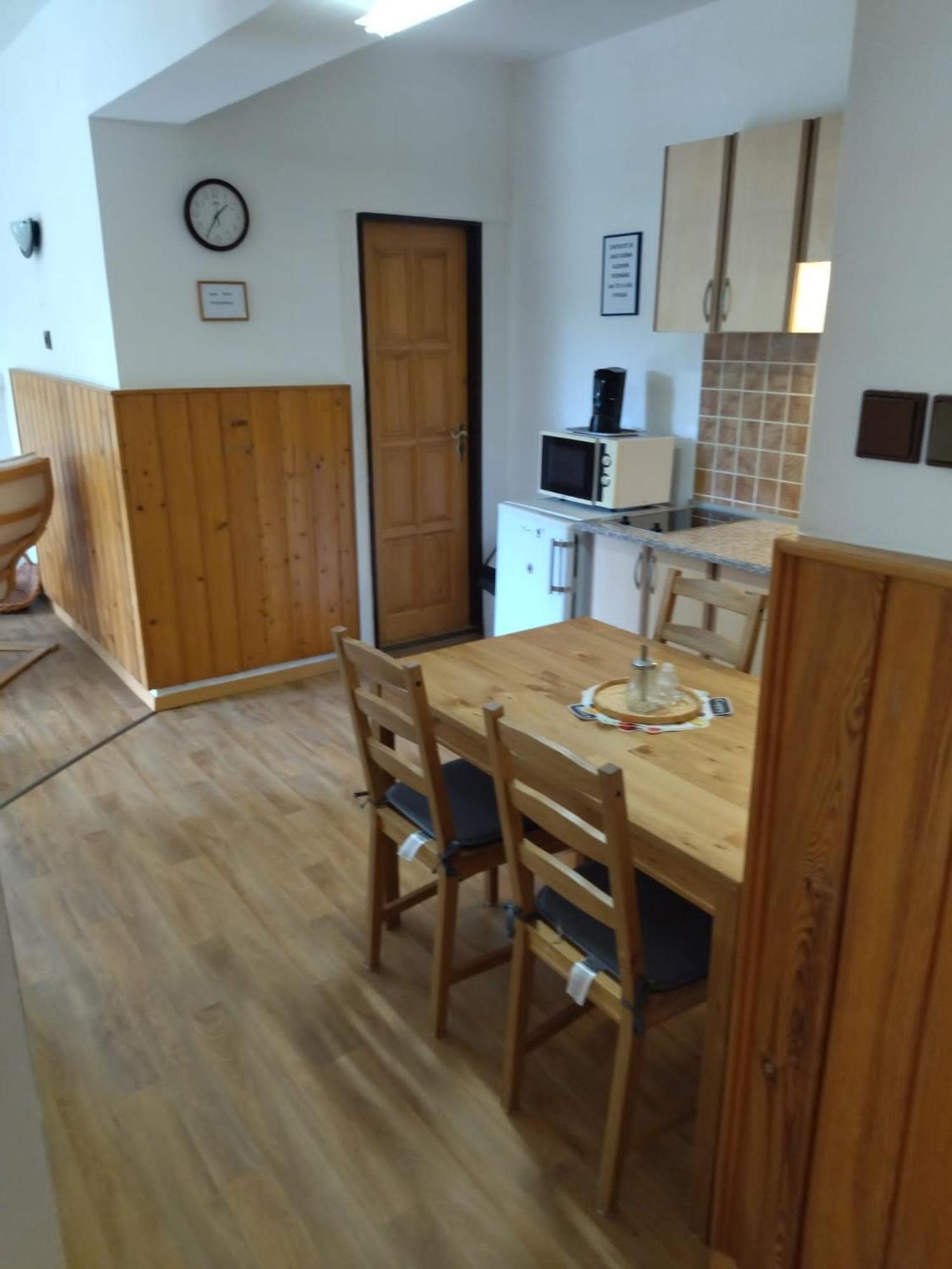 Apartman Kral อัลเบรชติเซ วี ยิแซร์สกี ฮอรา ภายนอก รูปภาพ